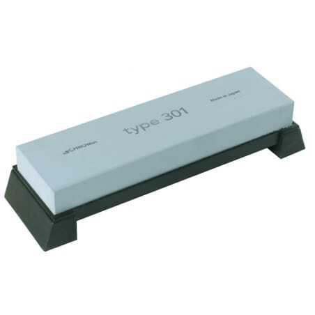 Pierre à aiguiser grain 800 socle solidaire Type 301 Design by F.A. Porsche Chroma - 1 Pierre à aiguiser grain 800 socle solidaire Type 301 Design by F.A. Porsche Chroma - 1