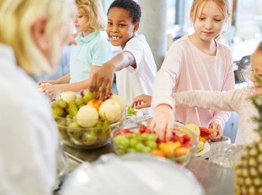 Enfants à la cantine