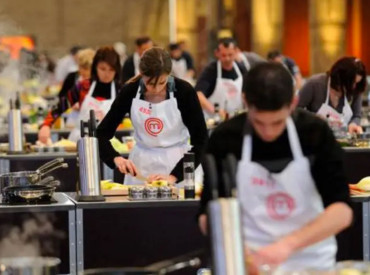 Candidats à une émission télévisée de cuisine