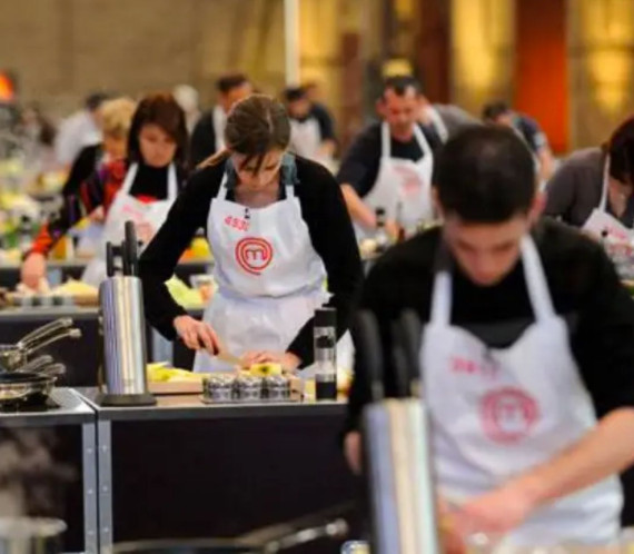 Candidats à une émission télévisée de cuisine