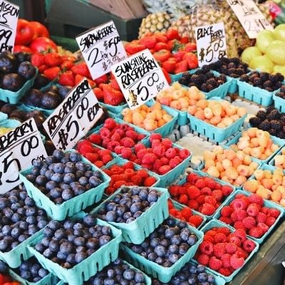 Fruits et légumes proposés au marché