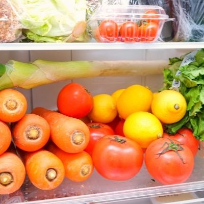 Légumes dans un frigo