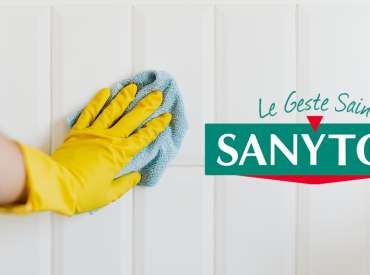 Gant de ménage, lavette et logo Sanytol