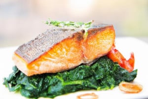 pave-de-saumon-grille_1203-2777