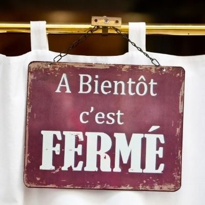 Panneau écriteau c'est fermé