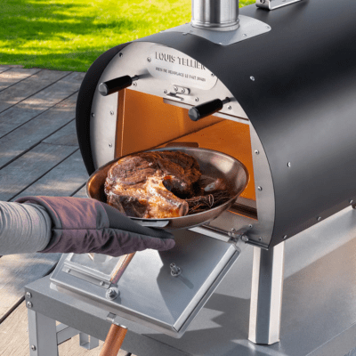 Viande grillée grâce au Four à Feu de Bois Marcel